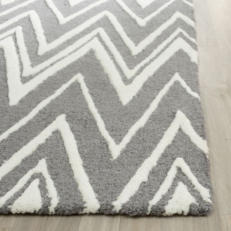 Cambridge CAM711 Tufted Indoor Runner Rug - Dark Grey/Ivory - 2'6"x6' - Safavieh