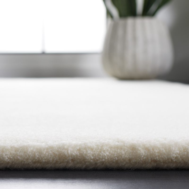 Fifth Avenue FTV128 Hand Tufted Area Rug - Ivory - 4'x6' - Safavieh.