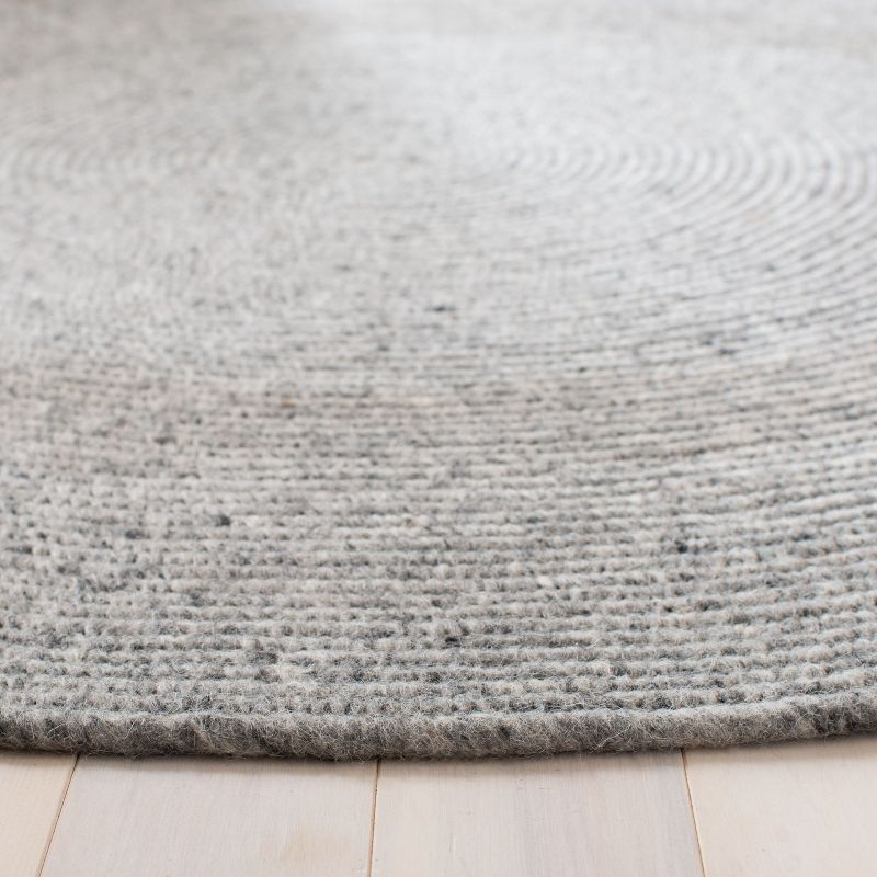 Braided BRD901 Hand Woven Indoor Area Rug - Grey - 4' Round - Safavieh