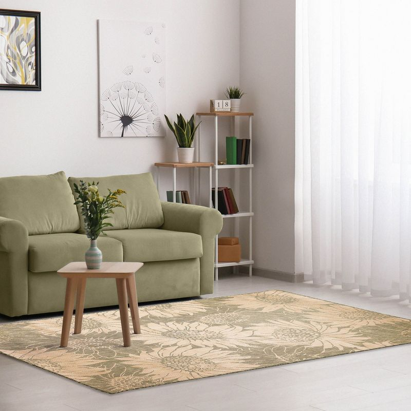Liora Manne Carmel Sunflower Field Indoor/Outdoor Rug Green 3'3" x 4'11"