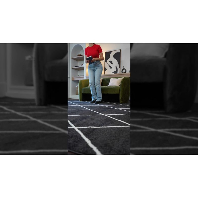 5'x8' Cole Minimalist Diamond Trellis Area Rug, Gray/White - JONATHAN Y