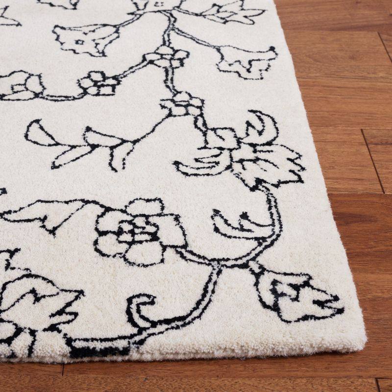 Jardin JAR730 Hand Tufted Area Rug - Ivory/Black - 4'x6' - Safavieh.