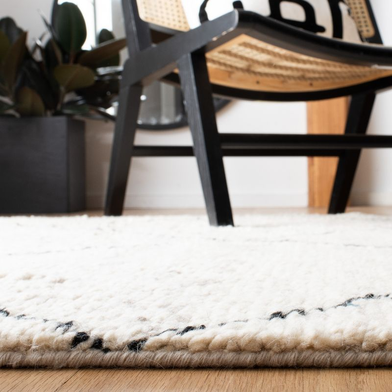 Casablanca CSB543 Hand Knotted Indoor Area Rug - Ivory/Black - 8'x10' - Safavieh