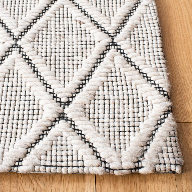 Marbella MRB321 Hand Woven Indoor Area Rug - Silver/Black - 8'x10' - Safavieh
