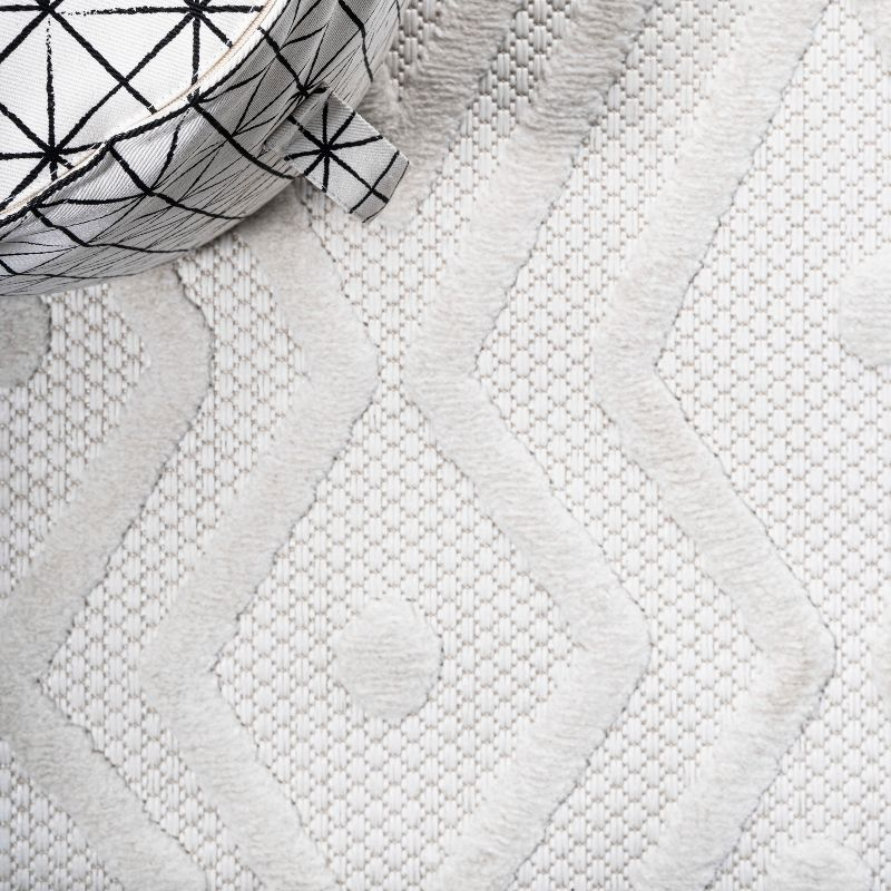 5' x 5' Balansat Moroccan Diamond Indoor/Outdoor Area Rug, Ivory - JONATHAN Y