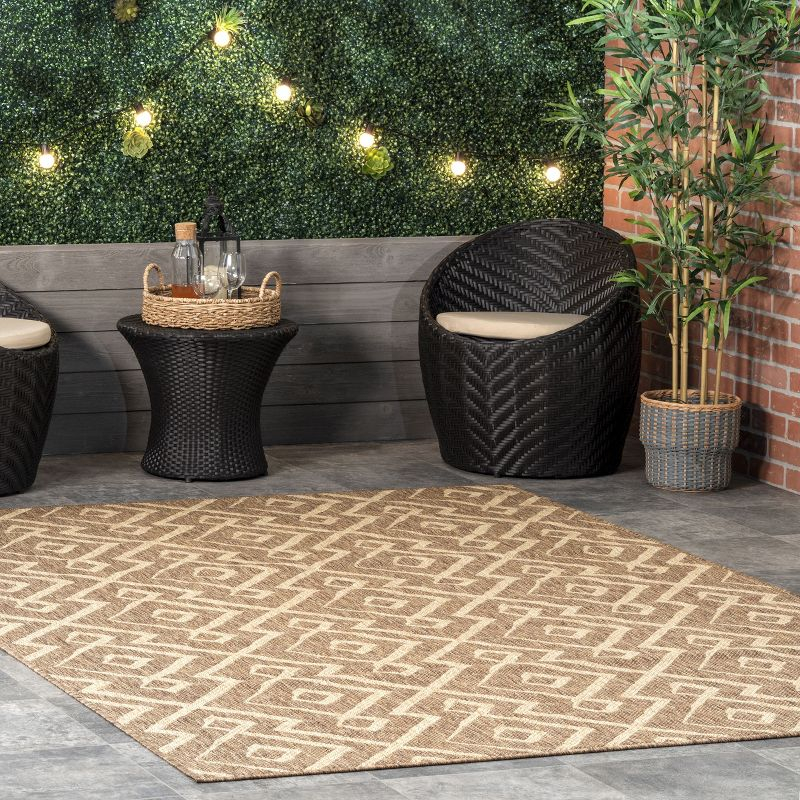 Nuloom Sammi Trellis 5x8 Indoor/Outdoor Area Rug for Living Room Patio Deck Front Porch Kitchen, Brown/Ivory