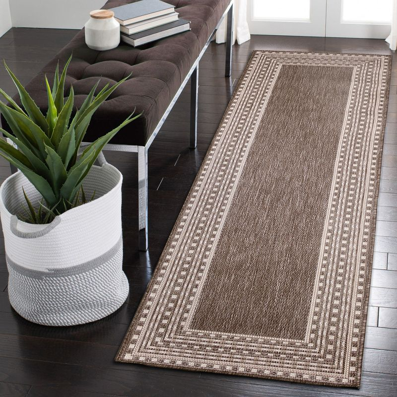 Liora Manne Malibu Etched Border Indoor/Outdoor Rug Neutral 1'11" x 7'6"