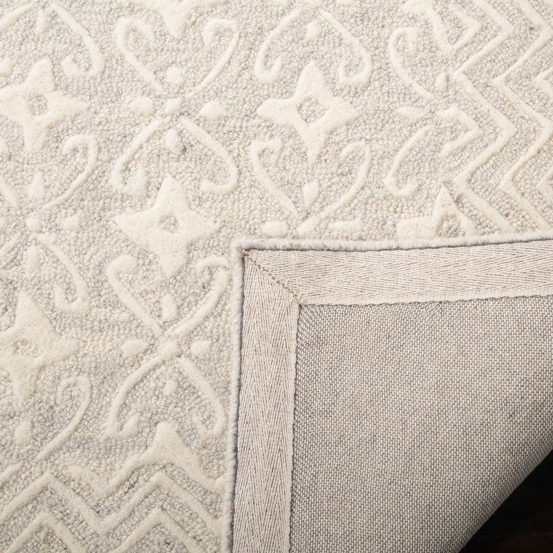 Blossom BLM114 Hand Tufted Area Rug - Grey/Ivory - 4'x6' - Safavieh..