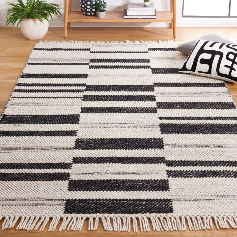 Natura NAT225 Flat Weave Indoor Area Rug - Ivory/Black - 6'x6' - Safavieh
