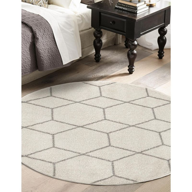 Unique Loom 4' 0 x 4' 0 Trellis Frieze Ivory Area Rug