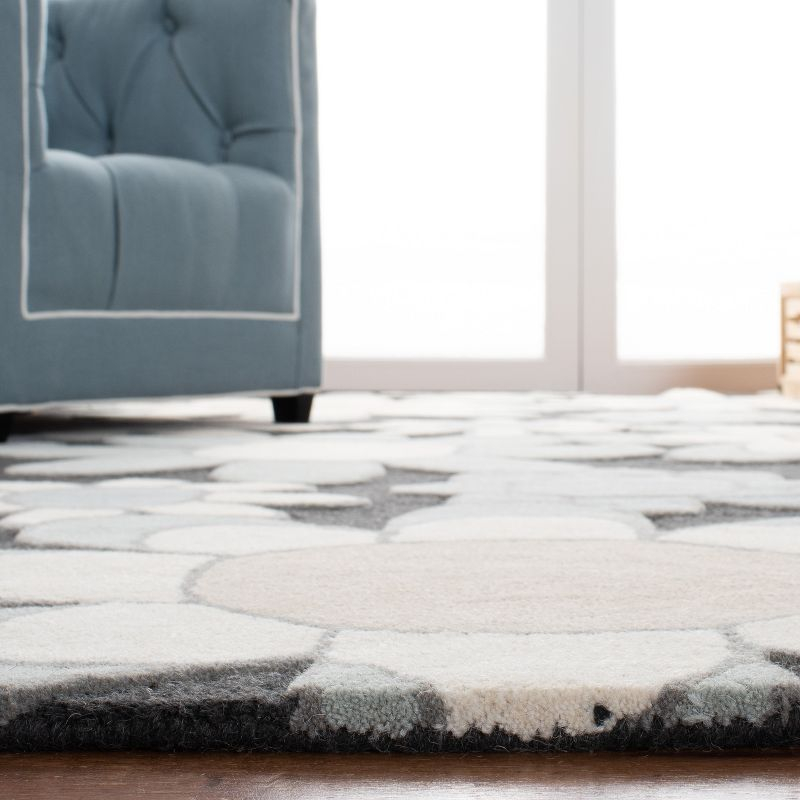Safavieh Kids SFK923 Hand Tufted Runner Rug - Charcoal/Ivory - 2'6"x8' - Safavieh.