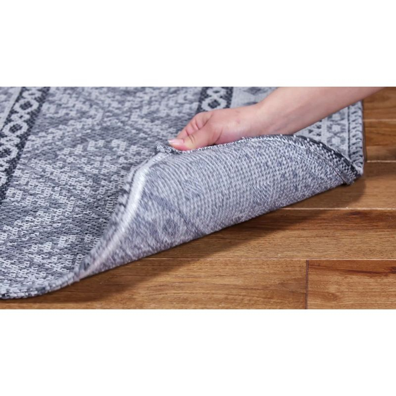 Augustine AGT445 Machine Made Indoor Accent Rug - Taupe/Cream - 2'10"x5' - Safavieh