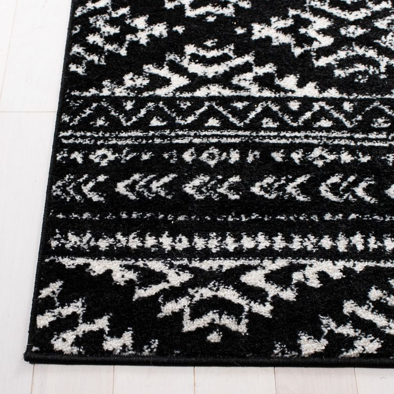 Tulum TUL272 Power Loomed Area Rug - Black/Ivory - 5'x5' - Safavieh.