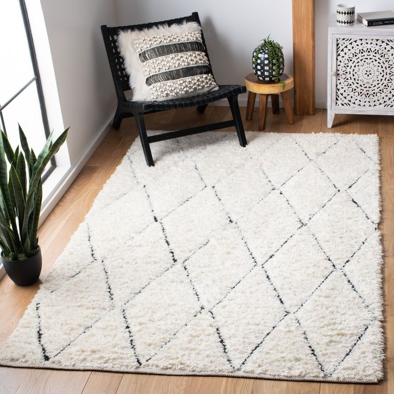 Natura NAT683 Hand Woven Indoor Area Rug - Ivory/Black - 5'x8' - Safavieh