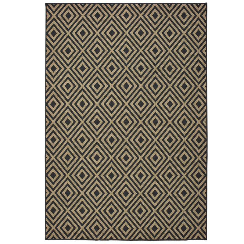 Oriental Weavers Marina 2335K Black/ Tan Indoor/Outdoor Area Rug - 5'3" x 7'6"