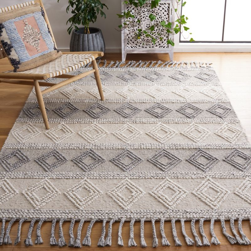 Natura NAT343 Hand Woven Area Rug - Ivory/Grey - 4'x6' - Safavieh.