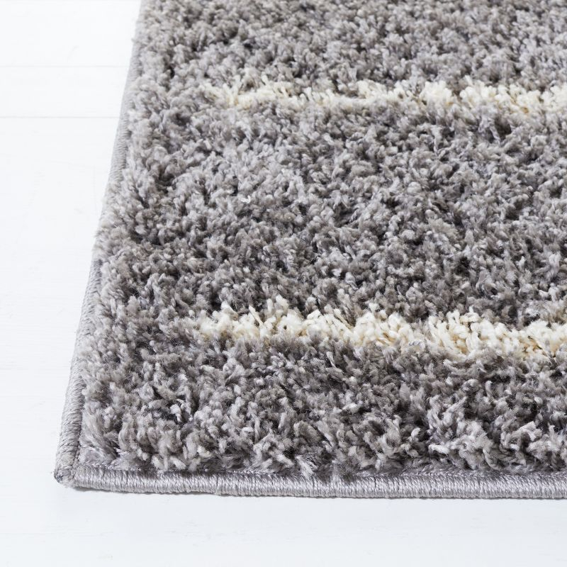 Venus Shag VNS604 Power Loomed Accent Rug - Grey/Ivory - 2'7"x5' - Safavieh.