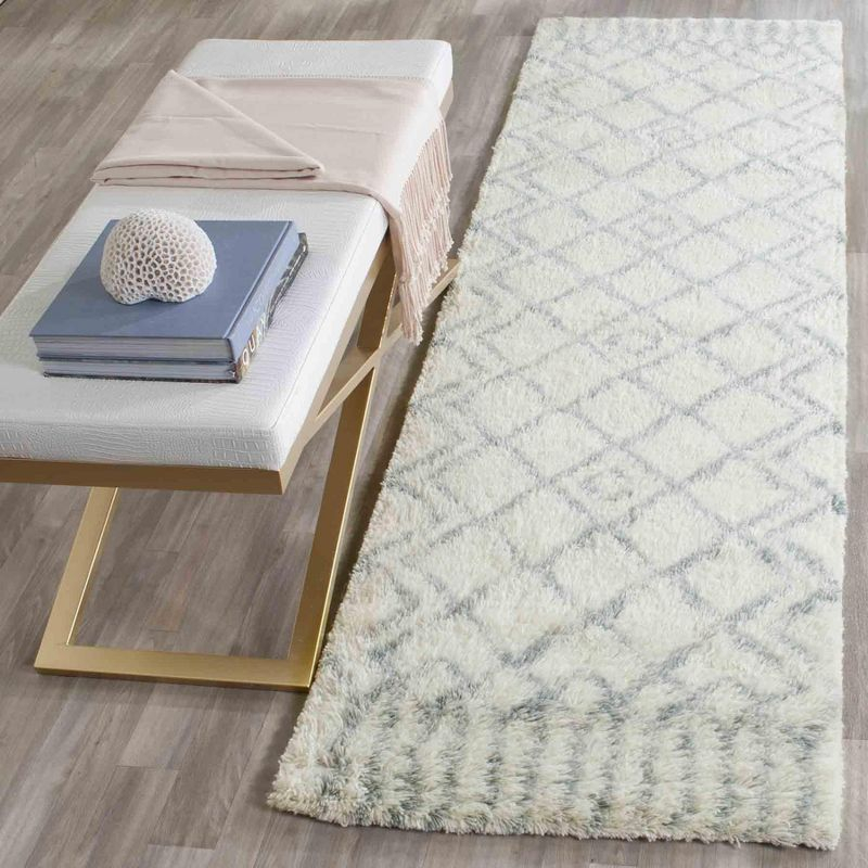 Casablanca CSB894 Hand Tufted Indoor Runner Rug - Ivory/Blue - 2'3"x8' - Safavieh