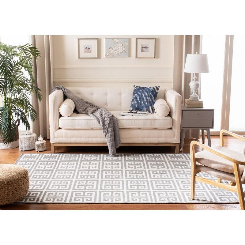 Dhurries DHU626 Hand Woven Flat Weave Area Rug Grey / Ivory 9' X 12' - Safavieh.