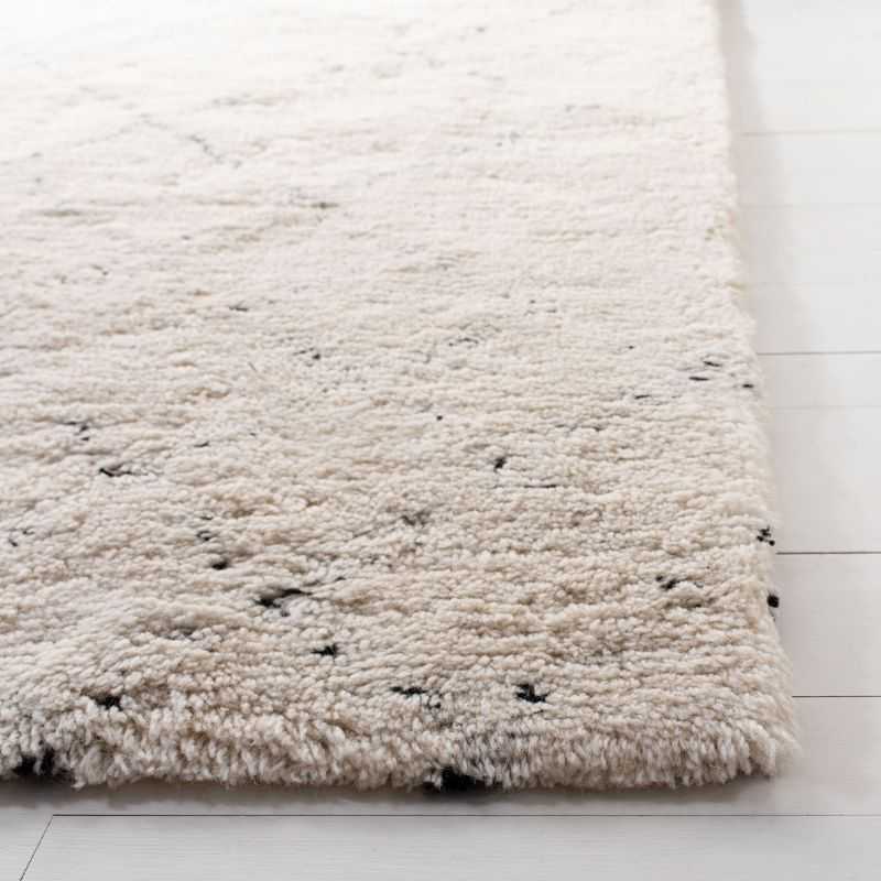 Casablanca CSB914 Hand Tufted Area Rug - Ivory/Black - 8'x10' - Safavieh.