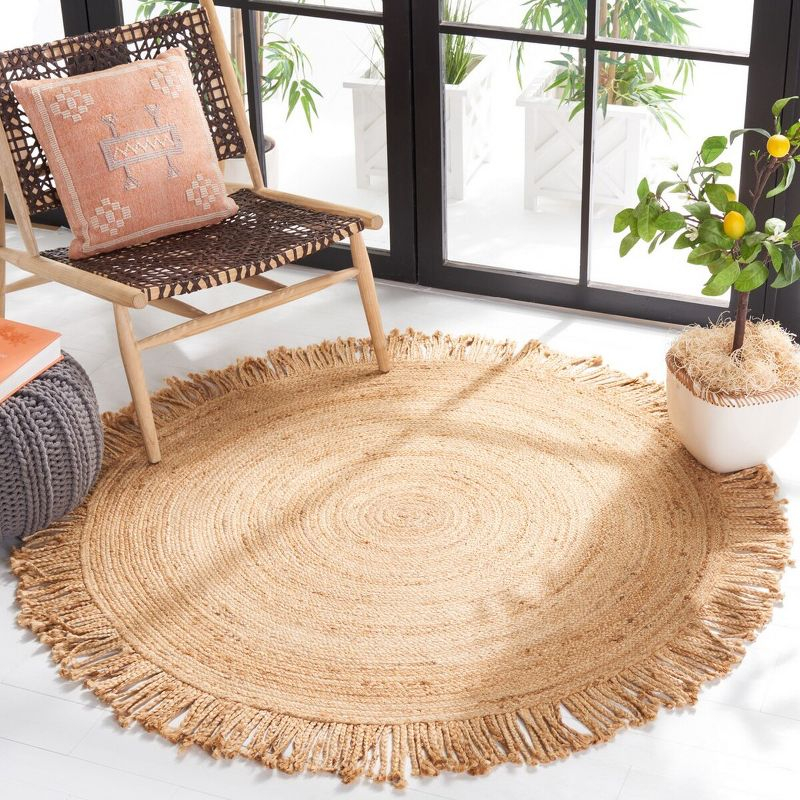 Braided BRD259 Hand Braided Area Rug - Natural - 5' round - Safavieh.