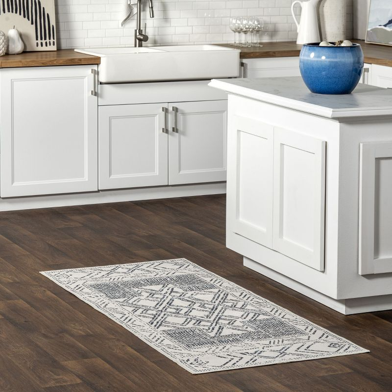Nuloom Mia Medallion 2x12 Machine Washable Runner Indoor Area Rug for Living Room Bedroom Dining Room Entryway Hallway Kitchen, Light Grey/Ivory
