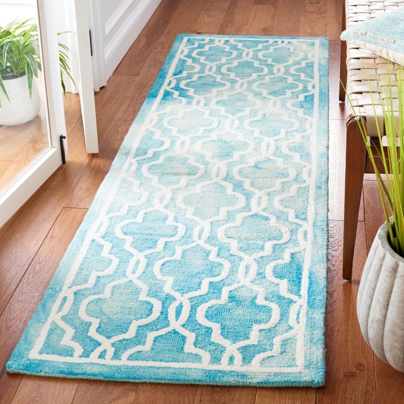 Dip Dye DDY539 Hand Tufted Indoor Accent Rug - Turquoise/Ivory - 2'6"x4' - Safavieh