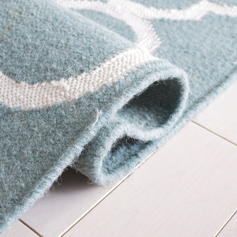 Dhurries DHU627 Hand Woven Accent Rug - Blue/Ivory - 2'6"x4' - Safavieh.