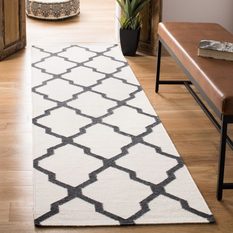 Dhurries DHU645 Hand Woven Flat Weave Indoor Runner - Ivory/Charcoal - 2'6"x8' - Safavieh