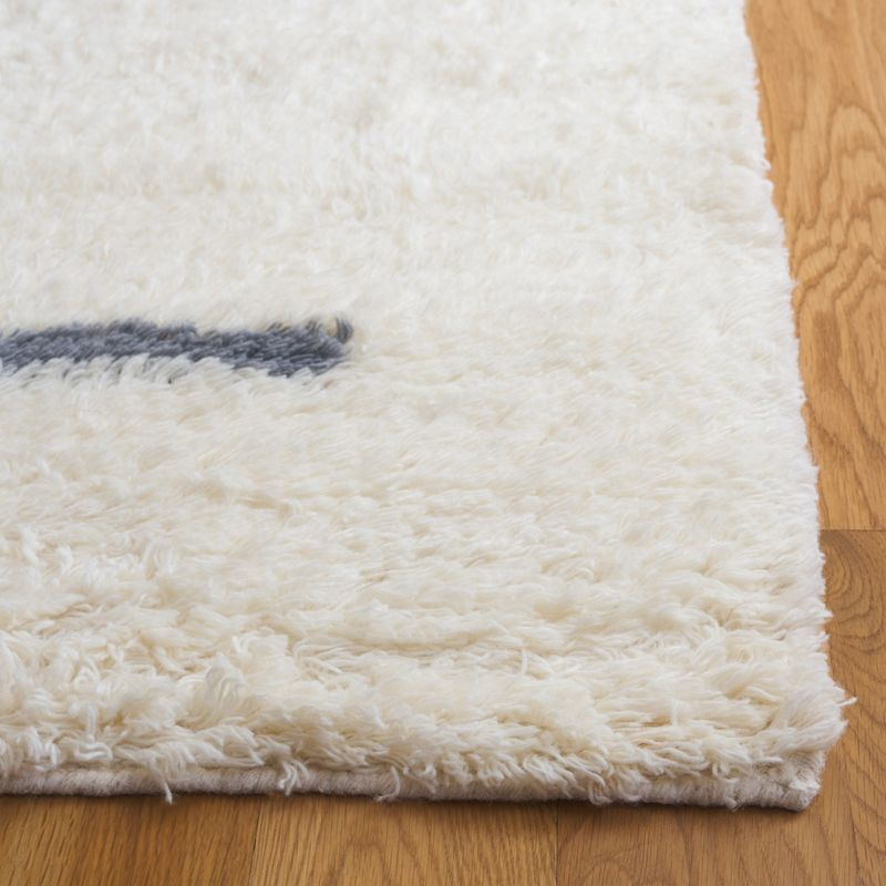 Kenya KNY750 Hand Knotted Area Rug - Ivory/Gray - 7'x7' - Safavieh.