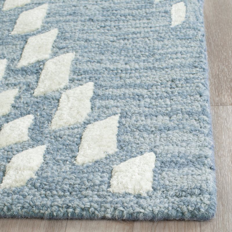 Bella BEL126 Hand Tufted Runner Rug - Blue/Ivory - 2'3"x7' - Safavieh.