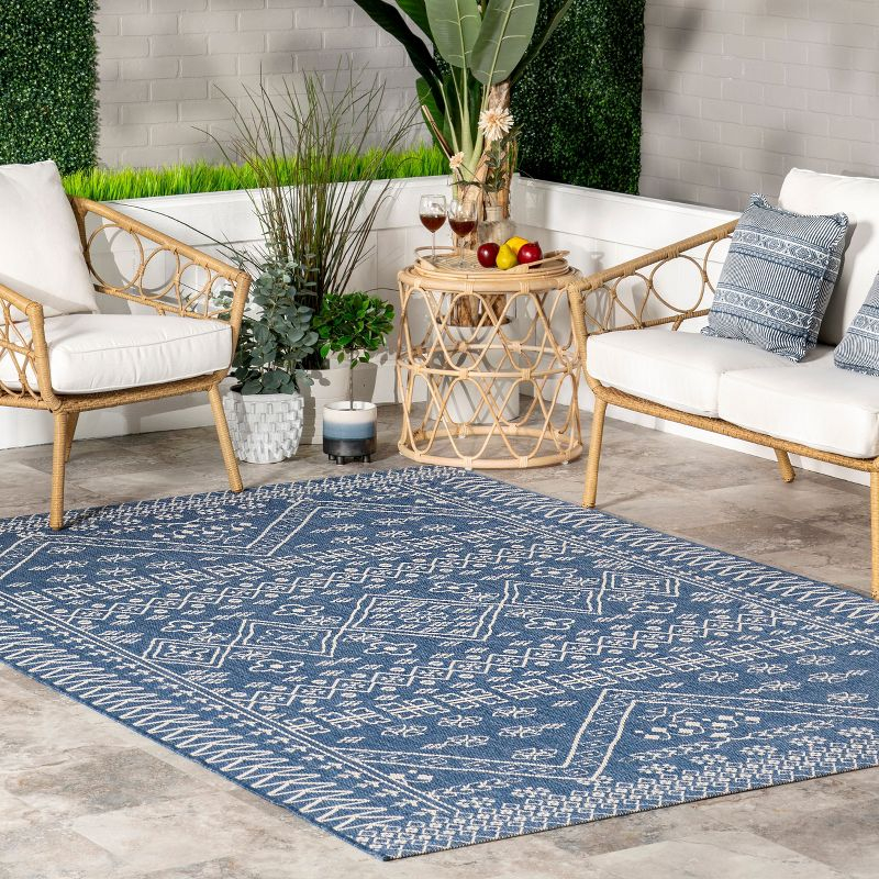 Nuloom Kandace Geometric 6x9 Indoor/Outdoor Area Rug for Living Room Patio Deck Front Porch Kitchen, Blue/Ivory