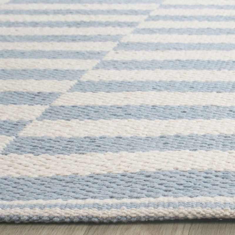 Montauk MTK715 Hand Woven Indoor Accent Rug - Ivory/Light Blue - 2'3"x3'9" - Safavieh