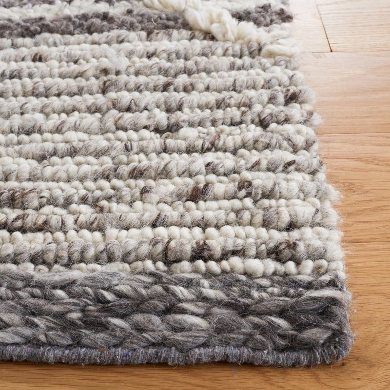 Casablanca CSB176 Hand Woven Area Rug - Grey/Ivory - 4'x6' - Safavieh.