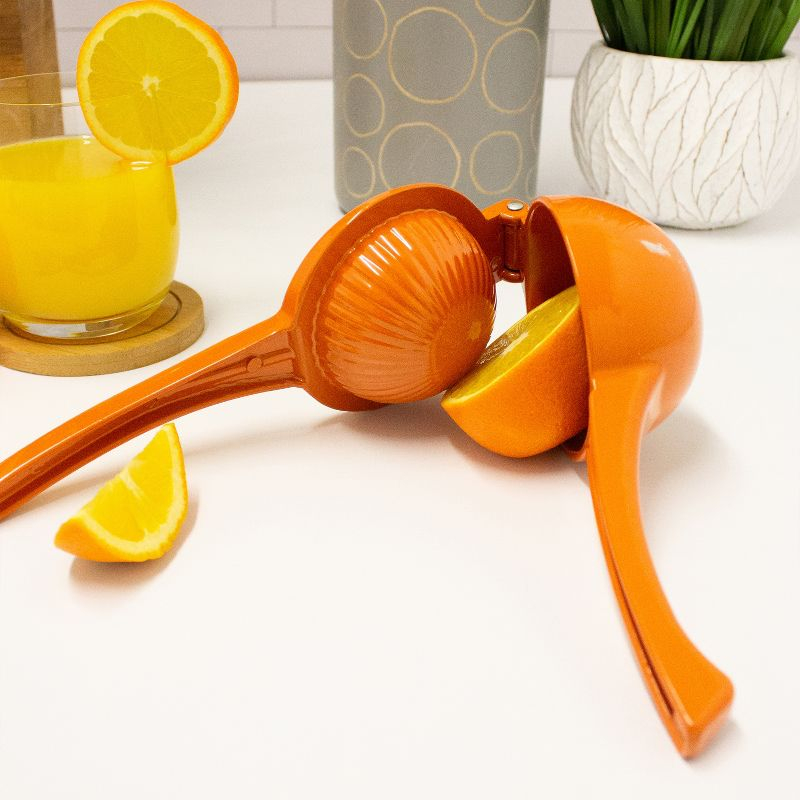 BergHOFF CooknCo 9" Cast Aluminum Manual Orange Squeezer