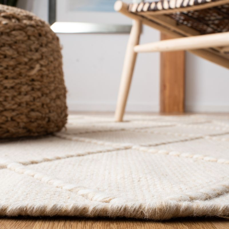 Casablanca CSB575 Hand Loomed Area Rug - Beige/Ivory - 5'x8' - Safavieh.