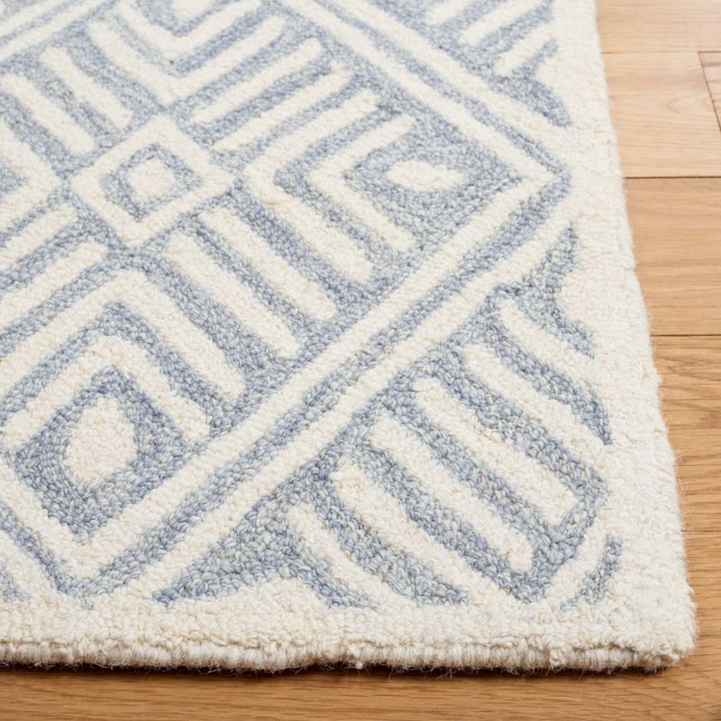 Micro-Loop MLP262 Hand Tufted Accent Rug - Grey/Ivory - 2'6"x4' - Safavieh.