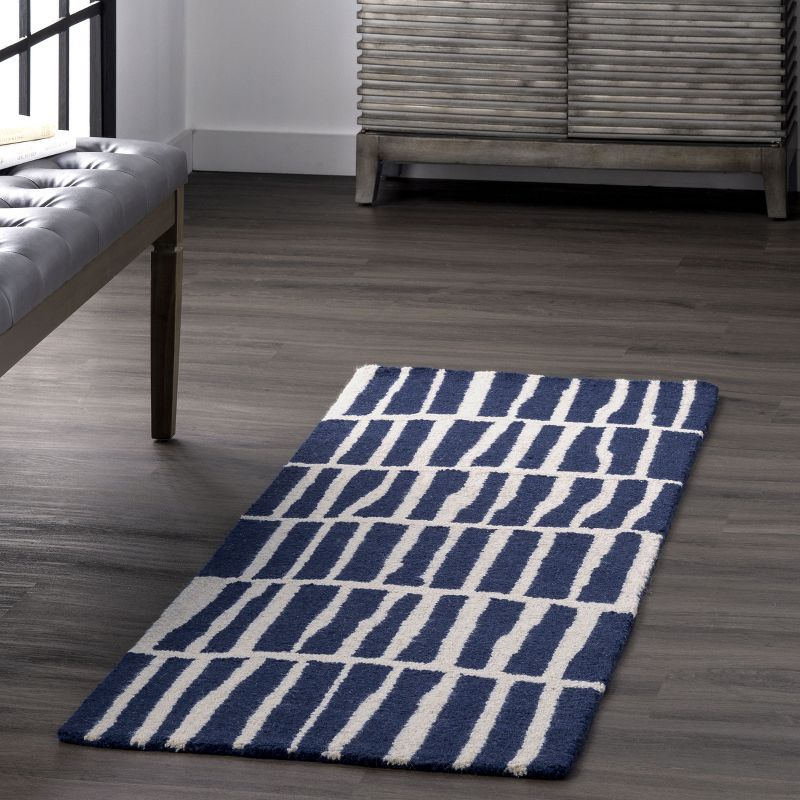 Nuloom Lemuel Geometric 2x6 Wool Runner Indoor Area Rug for Living Room Bedroom Dining Room Entryway Hallway Kitchen, Navy/Ivory