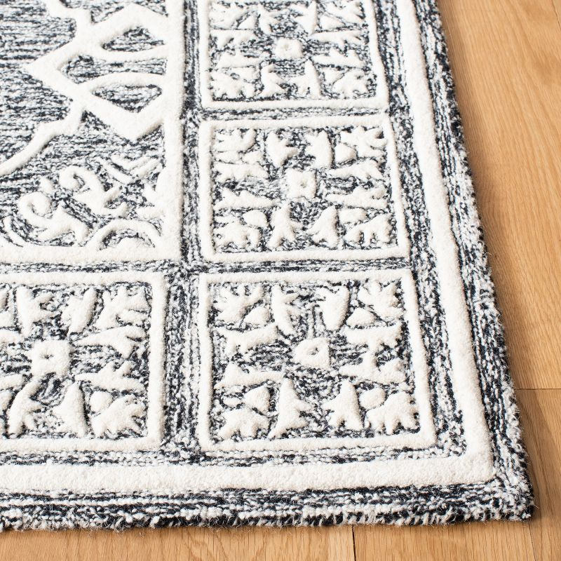 Metro MET851 Hand Tufted Indoor Area Rug - Black/Ivory - 4'x6' - Safavieh