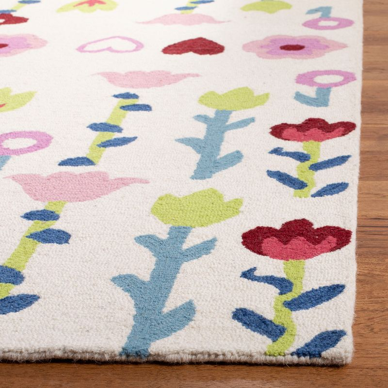 Safavieh Kids Floral SFK918 Hand Tufted Indoor Accent Rug - Ivory/Pink - 3'x5' - Safavieh