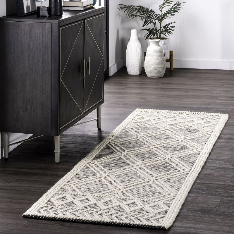 Nuloom Natti Contemporary Trellis Kitchen Runner Indoor Area Rug - Hallway, Entryway, 2' 6" x 6', Gray