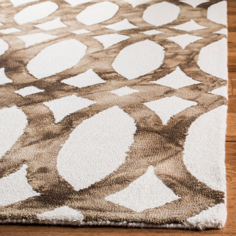 Dip Dye DDY675 Hand Tufted Area Rug - Ivory/Chocolate - 5'x8' - Safavieh.