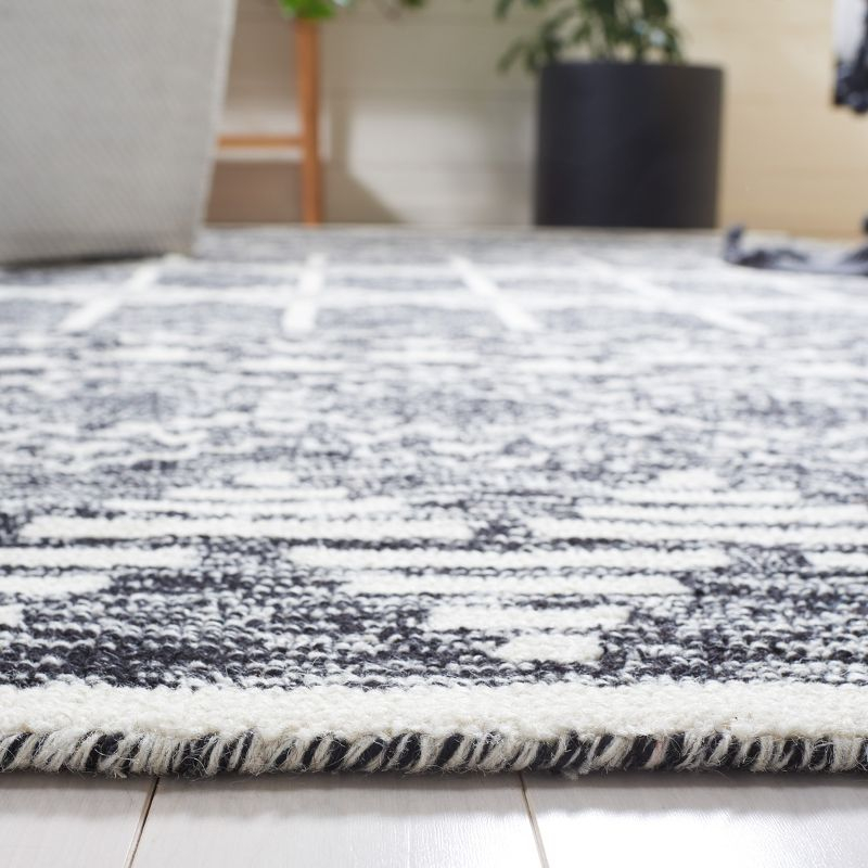 Metro MET253 Hand Tufted Area Rug - Black/Ivory - 3'x5' - Safavieh..