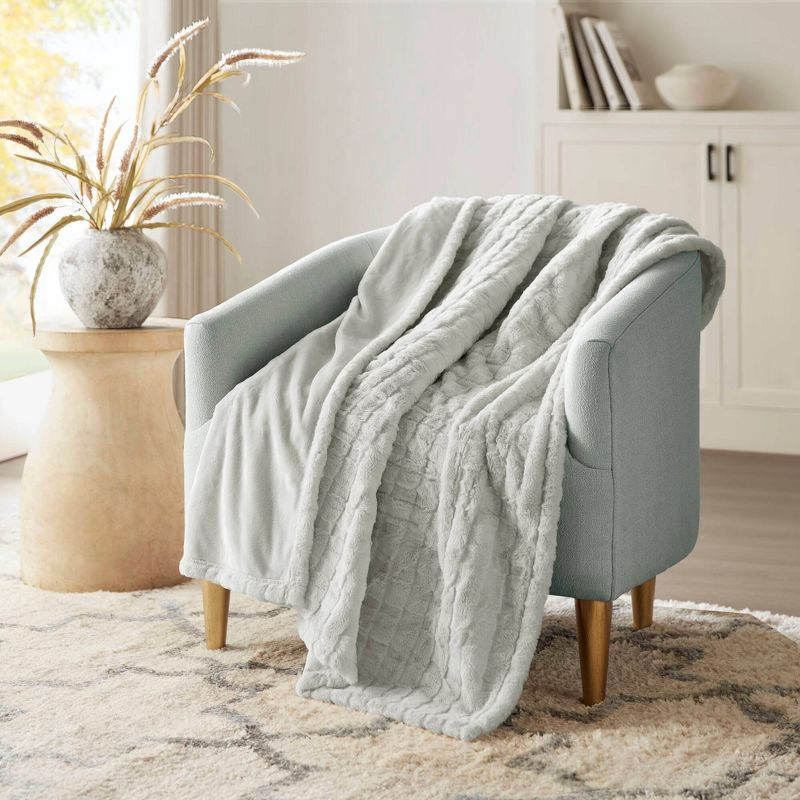 Beautyrest Beautyrest Zuri Oversized Heated Faux Fur Throw