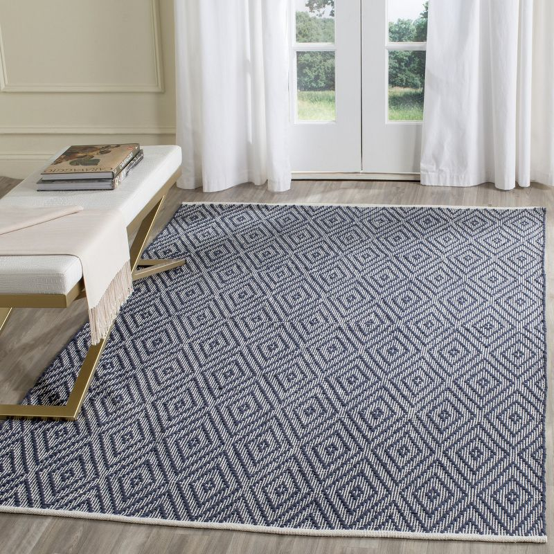 Montauk MTK811 Hand Woven Indoor Area Rug - Navy/Ivory - 5'x8' - Safavieh.