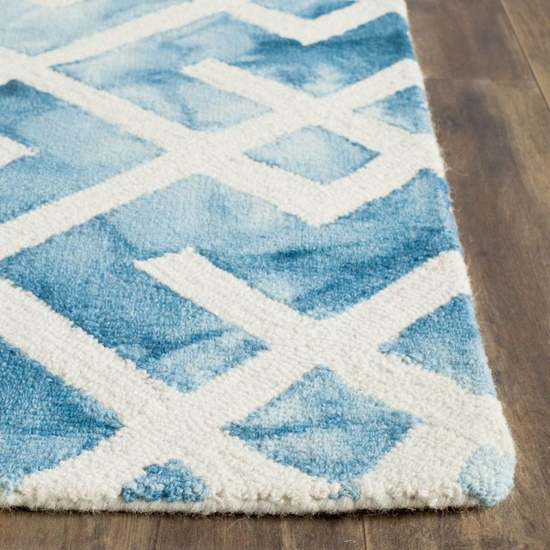 Dip Dye DDY677 Hand Tufted Indoor Area Rug - Blue/Ivory - 4'x6' - Safavieh