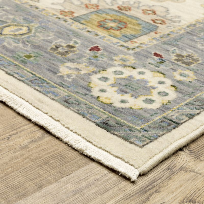 Oriental Weavers Lucca 846H1 Ivory/ Blue Indoor Area Rug - 5'3" x 7'6"