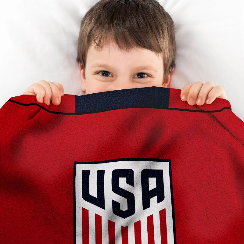 Sleep Squad US Women's Soccer Lindsey Horan 60 x 80 Raschel Plush Blanket