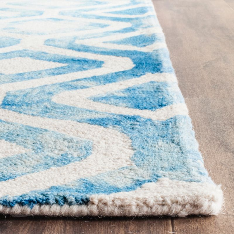 Dip Dye DDY679 Hand Tufted Indoor Area Rug - Ivory/Blue - 7'x7' - Safavieh
