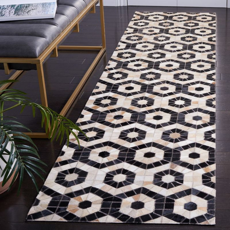 Studio Leather STL234 Flat Weave Runner Rug - Black/Beige - 2'3"x9' - Safavieh